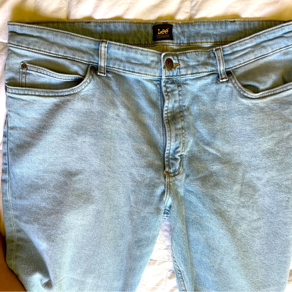 👖 Lee Men’s Light Wash Jeans – Size 40x29